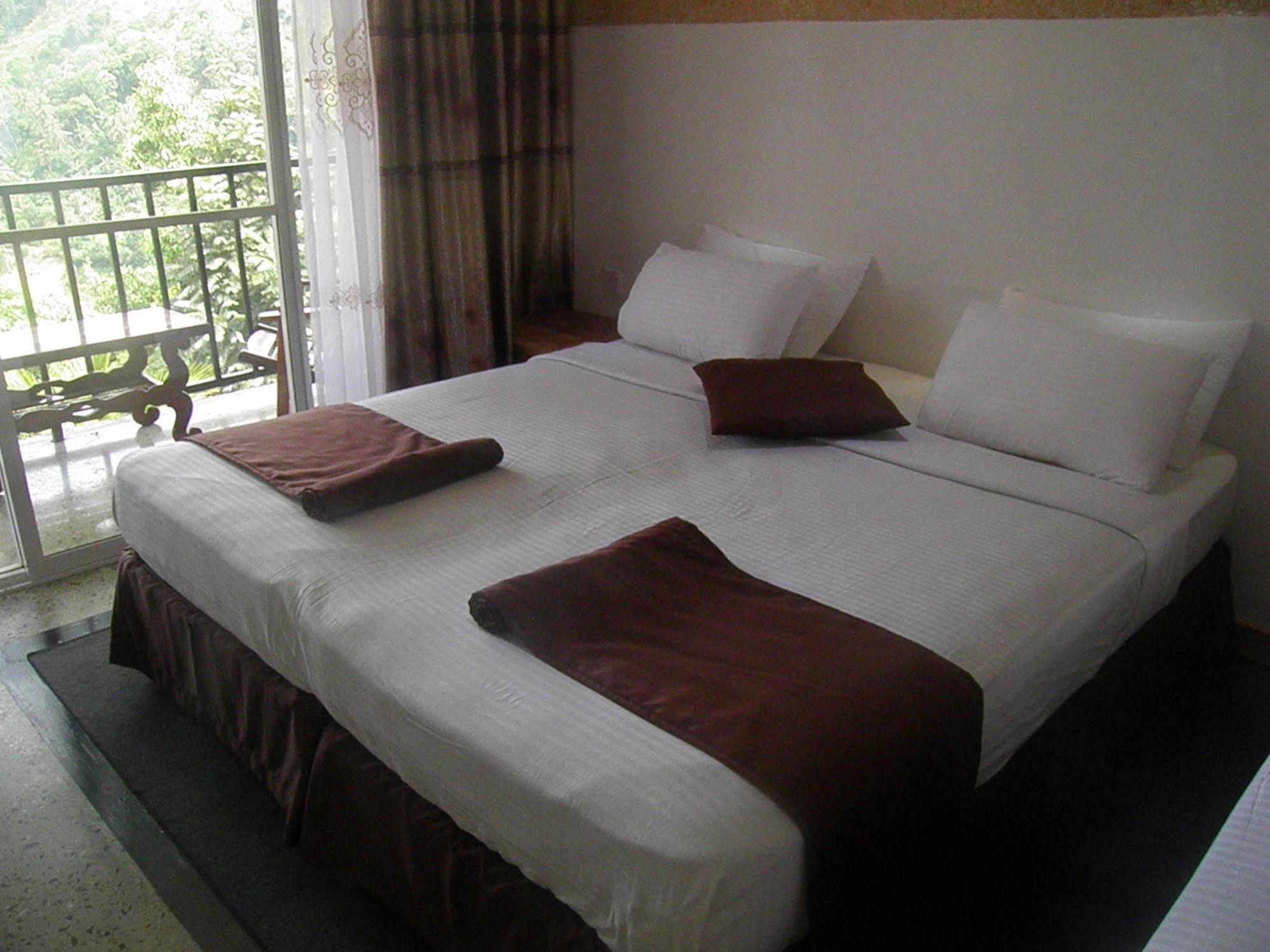 The Tenth Hotel Ella Ngoại thất bức ảnh